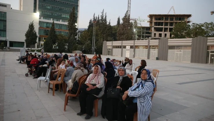 Kahramanmaraş’ta depremde hayatını kaybedenler dualarla anıldı