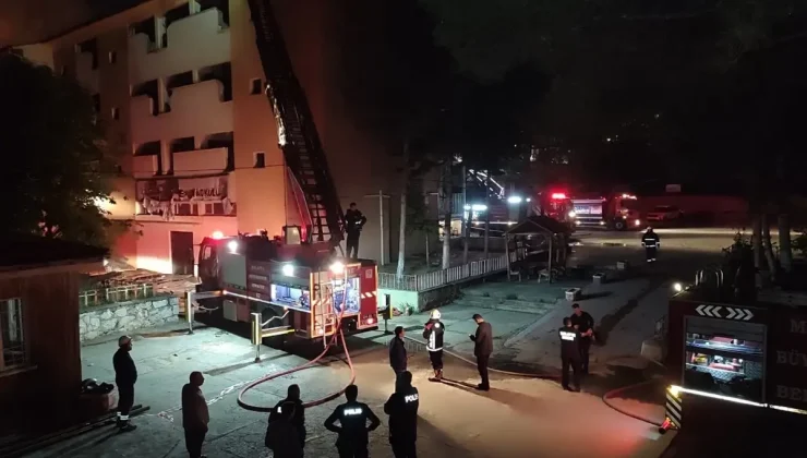 Malatya’da Ağır Hasarlı Okulda Yangın Çıktı