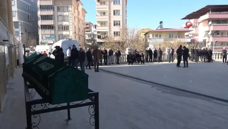 Şiddetli Fırtınada Yıkılan Duvarın Altında Kalan Baba Hayatını Kaybetti